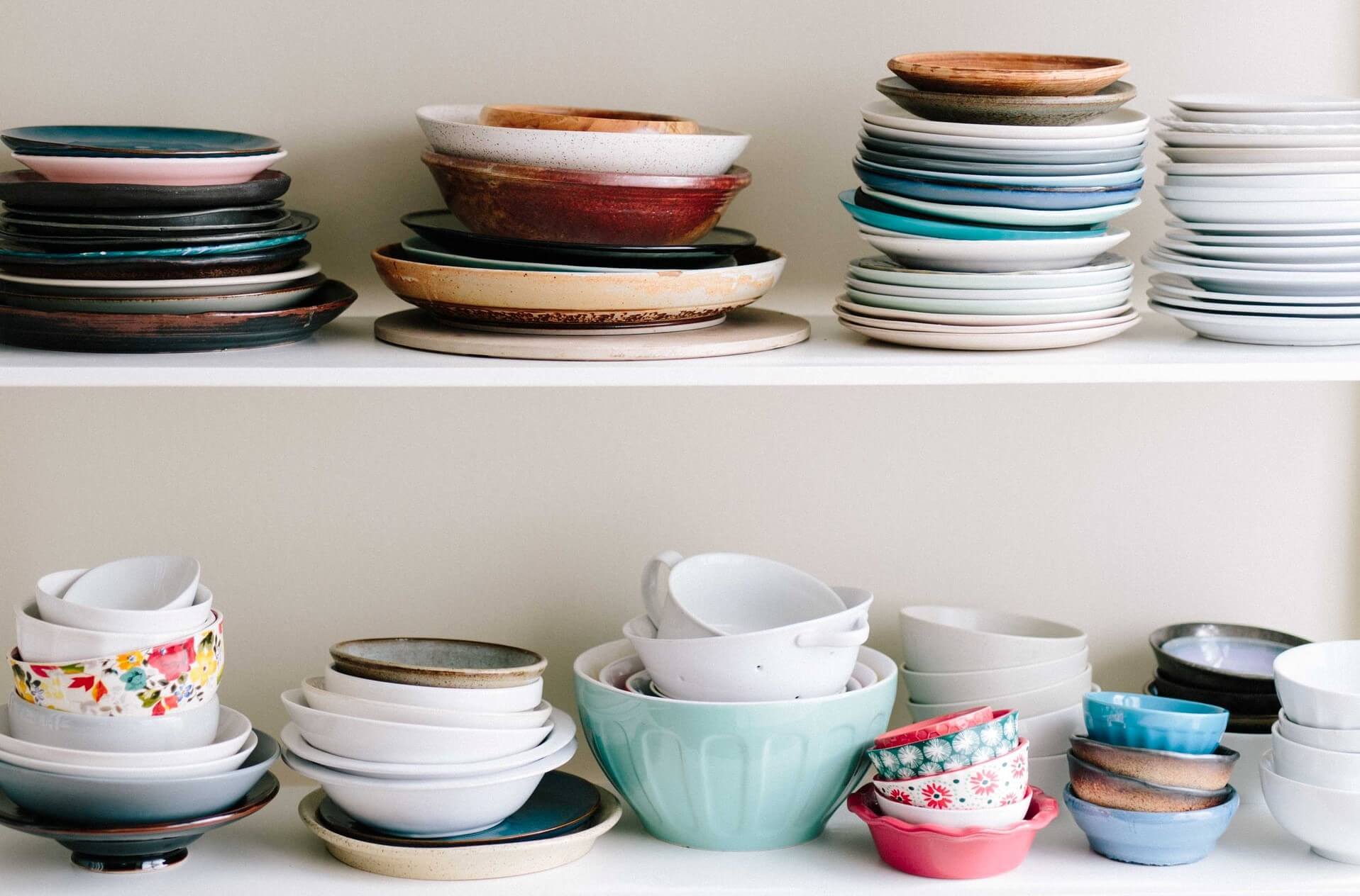 Curated kitchenware dinner sets and premium gifting options displayed at Shoppekart store