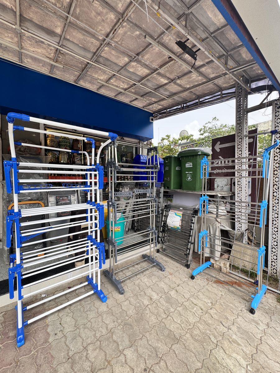 Inside Shoppekart New CG Road Showroom Ahmedabad — Display Photo 18