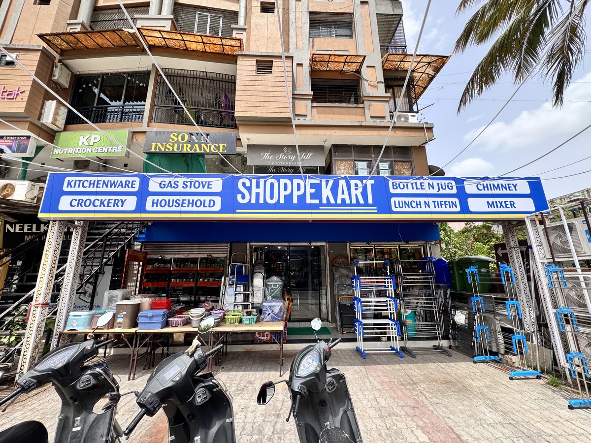 Inside Shoppekart New CG Road Showroom Ahmedabad — Display Photo 2