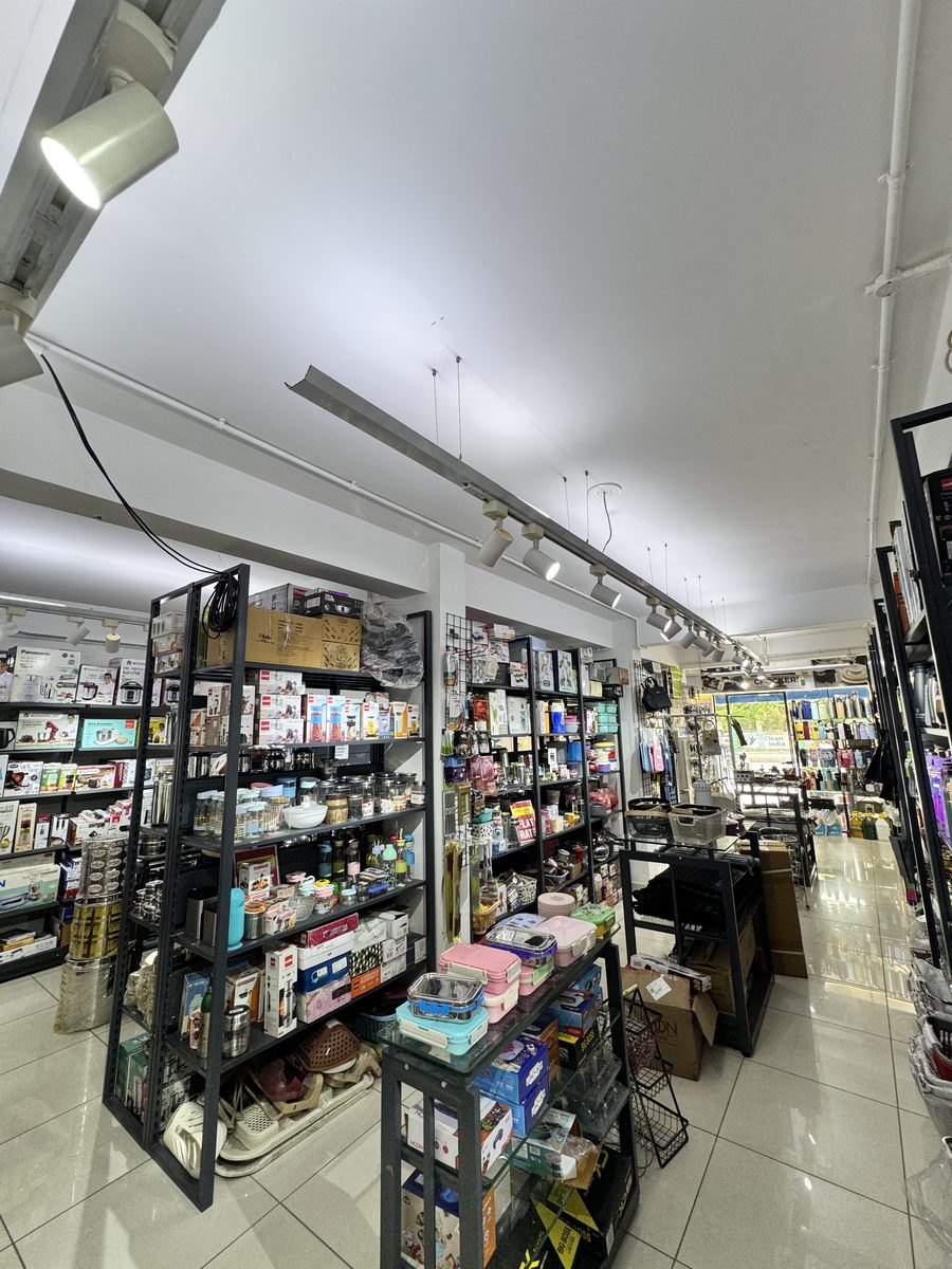 Inside Shoppekart New CG Road Showroom Ahmedabad — Display Photo 6